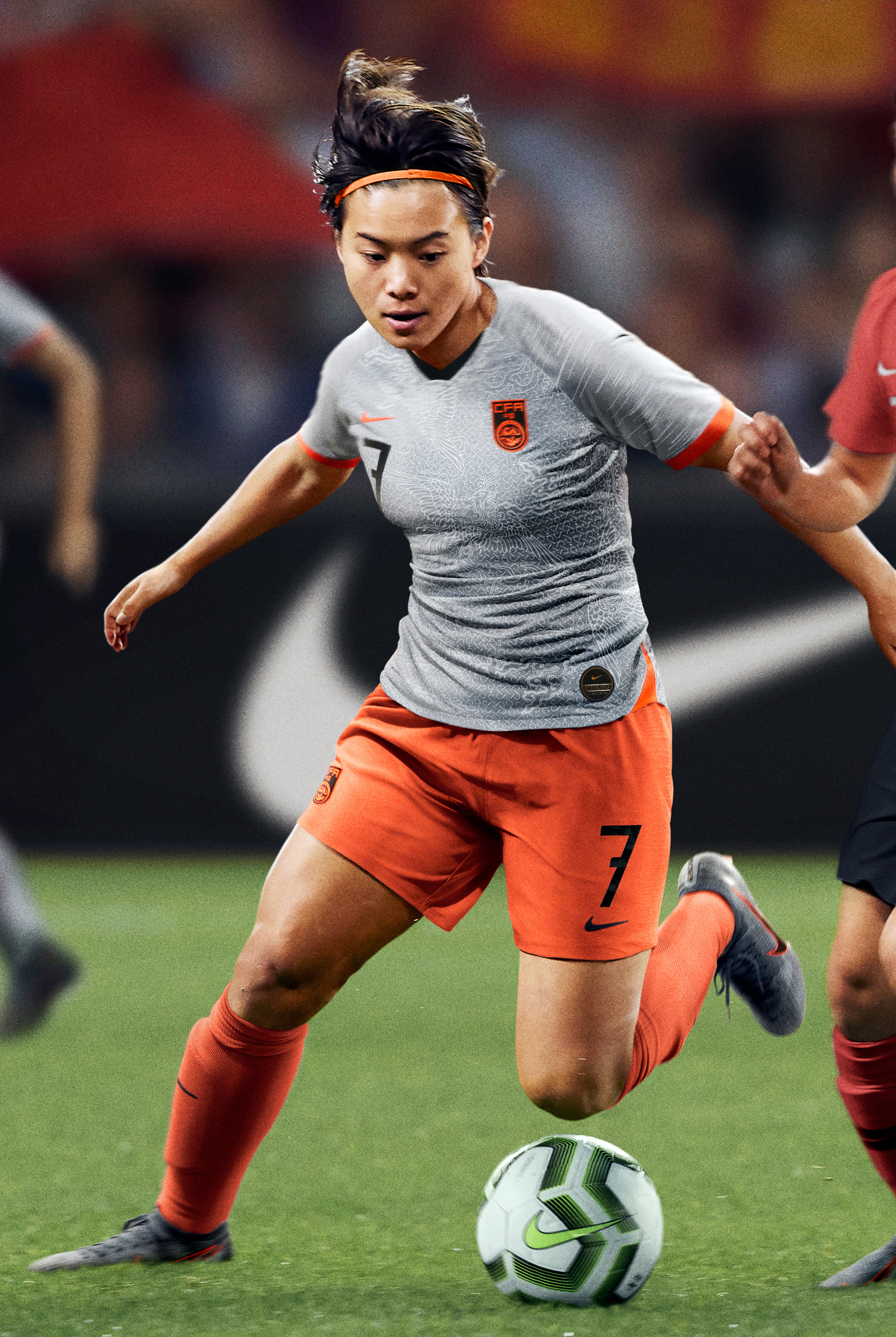 国际足球比赛中，女性选手展现出色表现