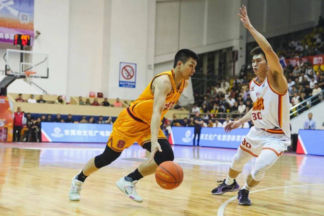 包含龙争虎斗，篮球联赛决战即将上演的词条